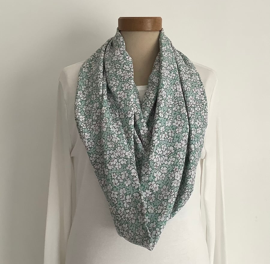 100% Fine COTTON  lawn scarf. ' Meadow' Lightweight . Green, white. Floral.