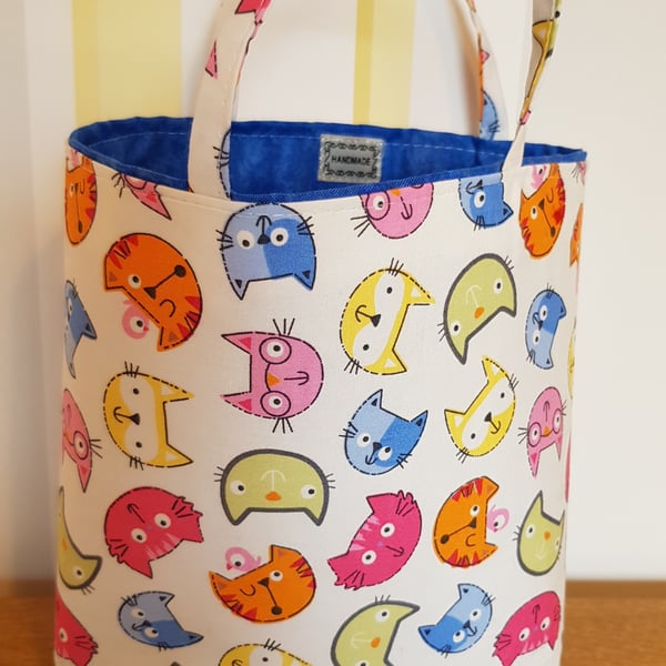 Gift bag: cheerful kitties 