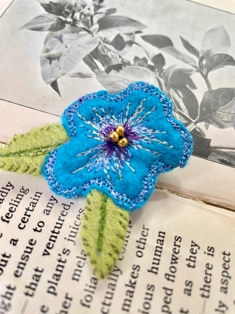 Flax flower brooch, ladies blue felt flower pin 