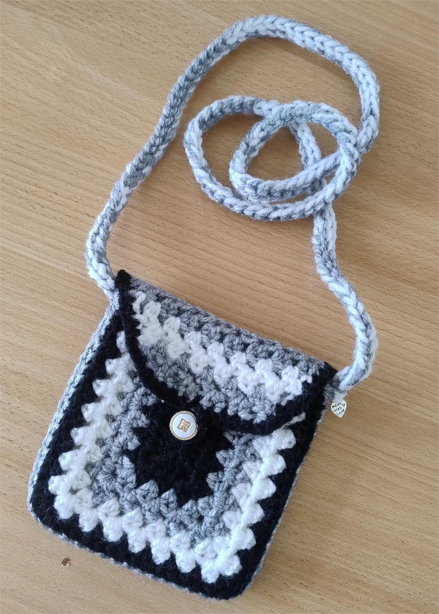 HAND CROCHET SMALL PURSE - Granny Square