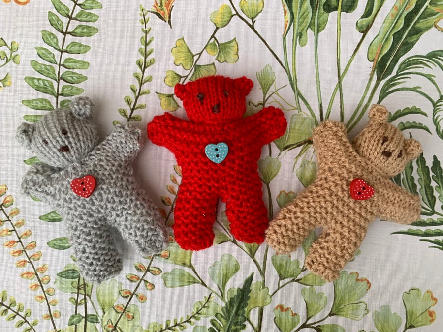 Knitted mini teddy bear , bear hug 