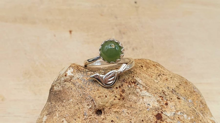 Nephrite Jade bird ring. 925 sterling silver.12th anniversary gemstone