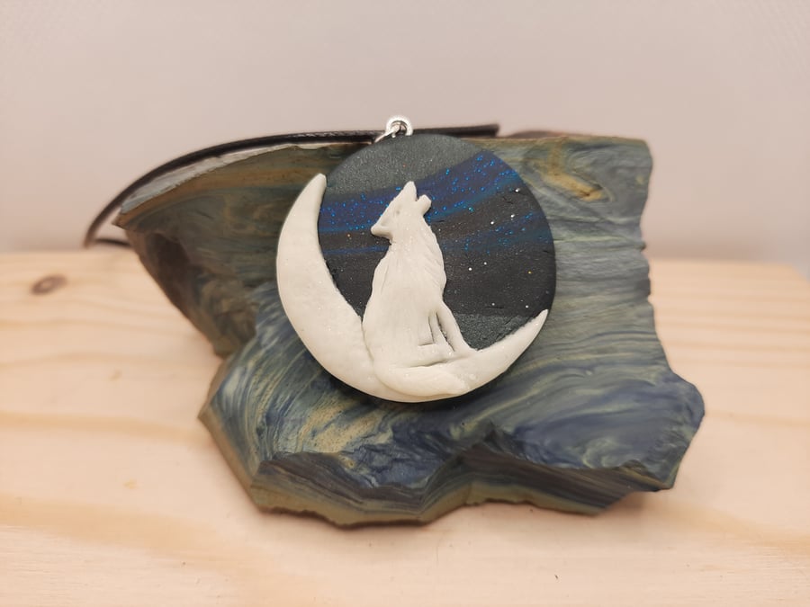 Artic Wolf fantasy pendant (part moon)