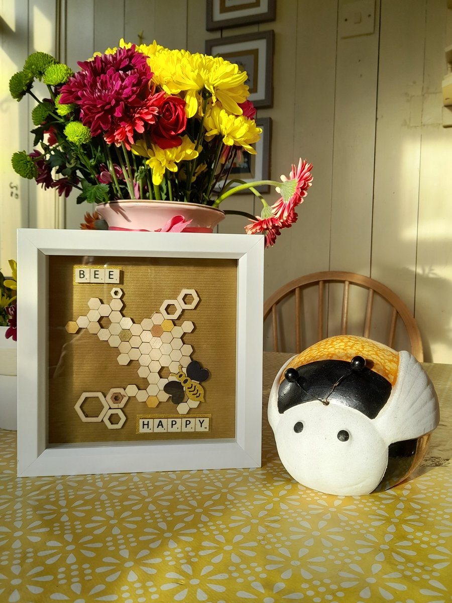 3d box wall art Bumblebee and honeycomb 