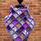 Crochet cowl grannysquares style with kilt pin short scarf