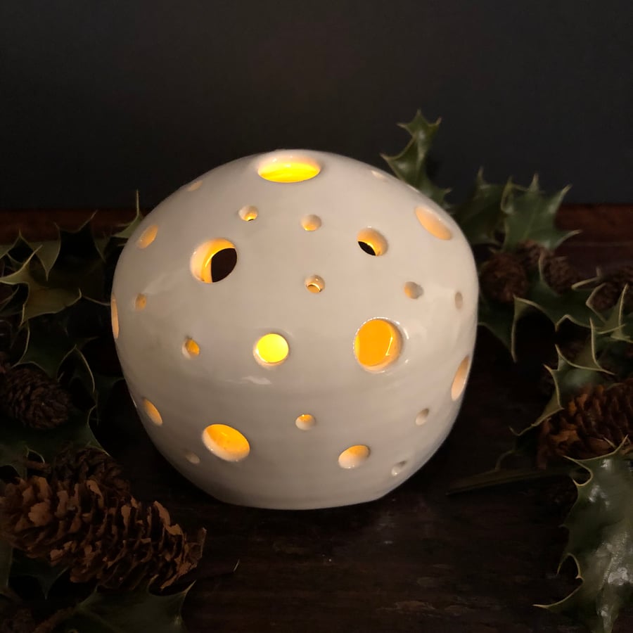 Snow dome tealight holder (with drilled holes) 2