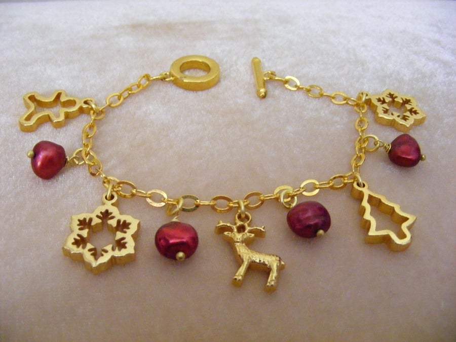 Red Pearls with Christmas Charms Bracelet