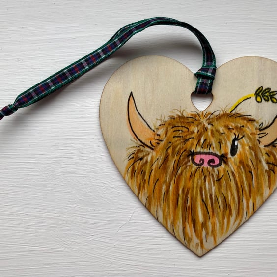 Highland Cow with Straw in her Hair, Hanging Decoration, Bag Tag, Gift Tag