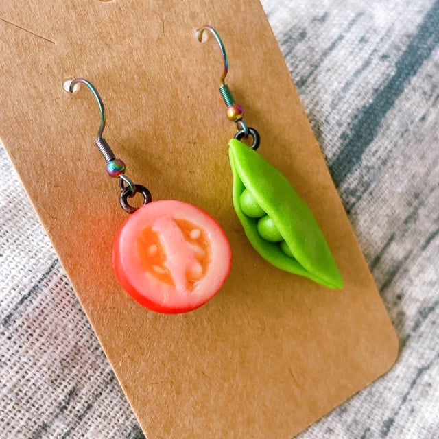 Pea & Tomato earrings