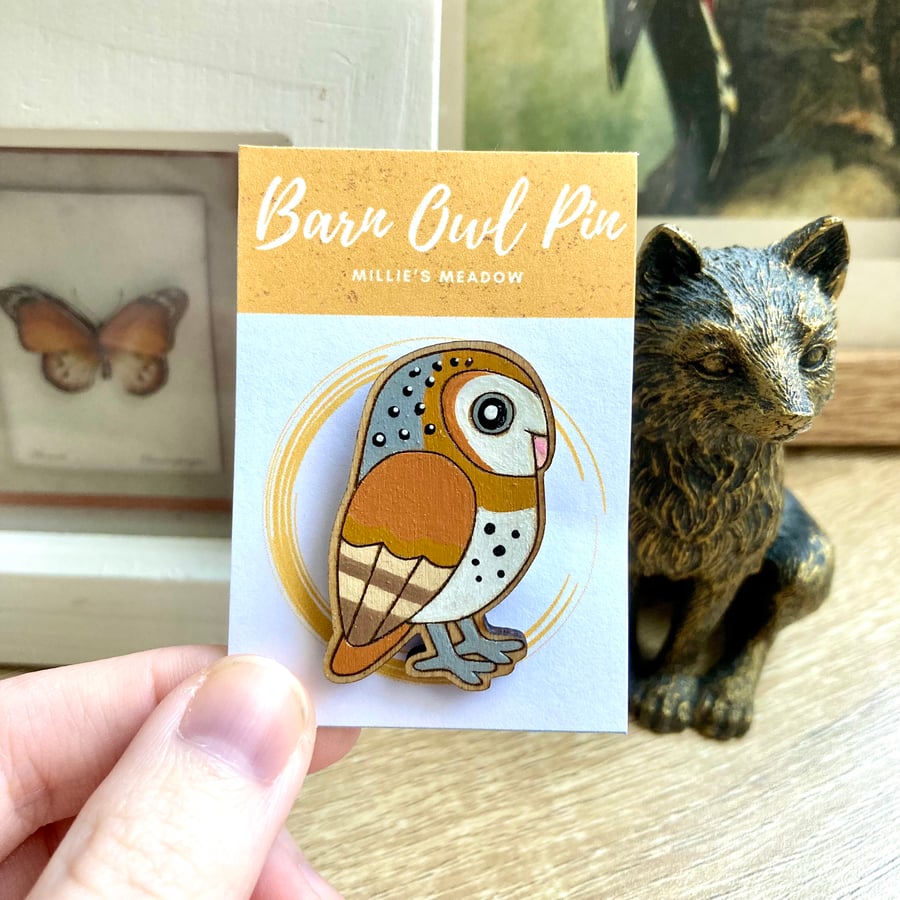 Barn owl pin badge brooch NEW DESIGN