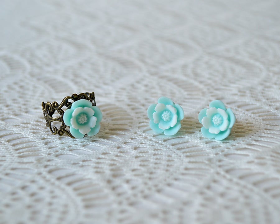 Sale! 20% off! Pale Blue Flower Ring & Earring Set