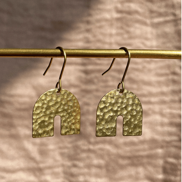 Handmade hammered brass earrings, arch earrings, gift for her, elegant jewellery
