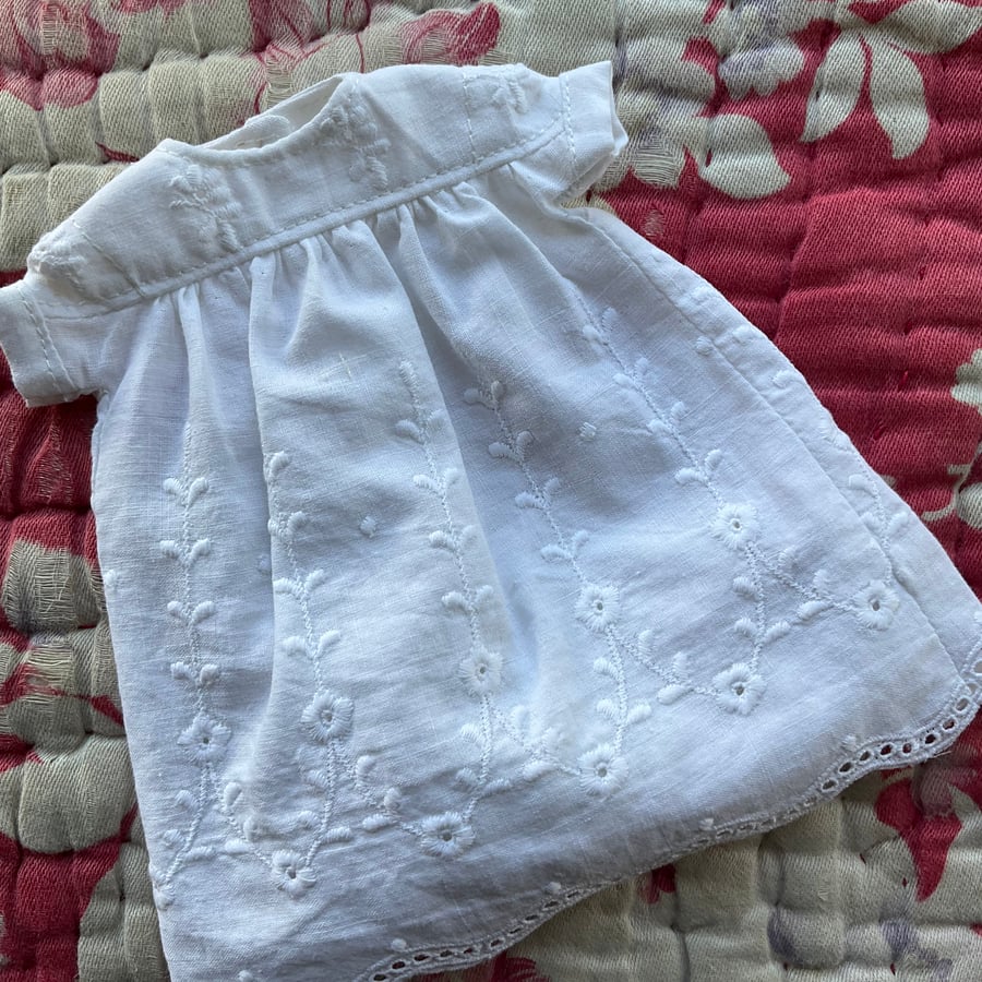 Blythe Doll Broderie Anglais  Dress 