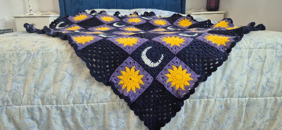 Sun and Moon blanket 