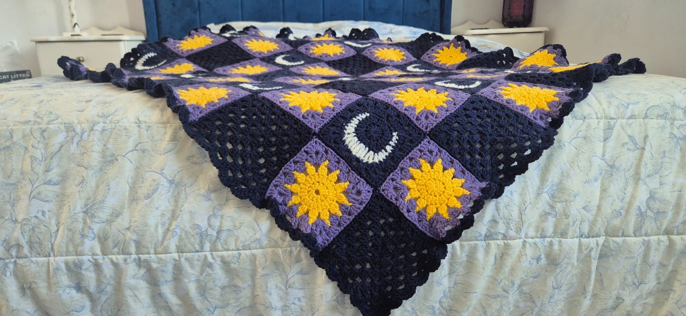 Sun and Moon blanket 