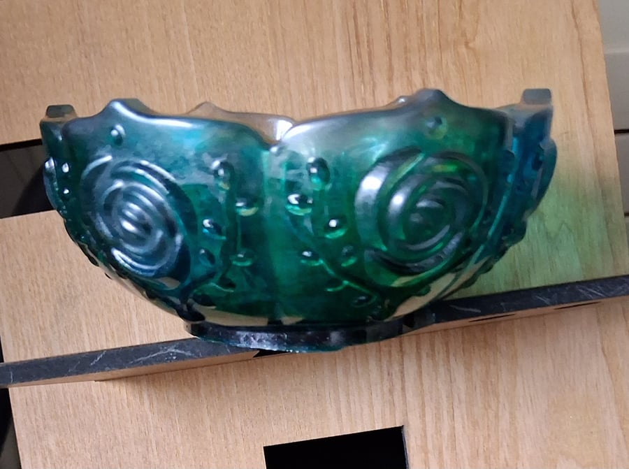 Handmade epoxy resin decorative trinket pot.