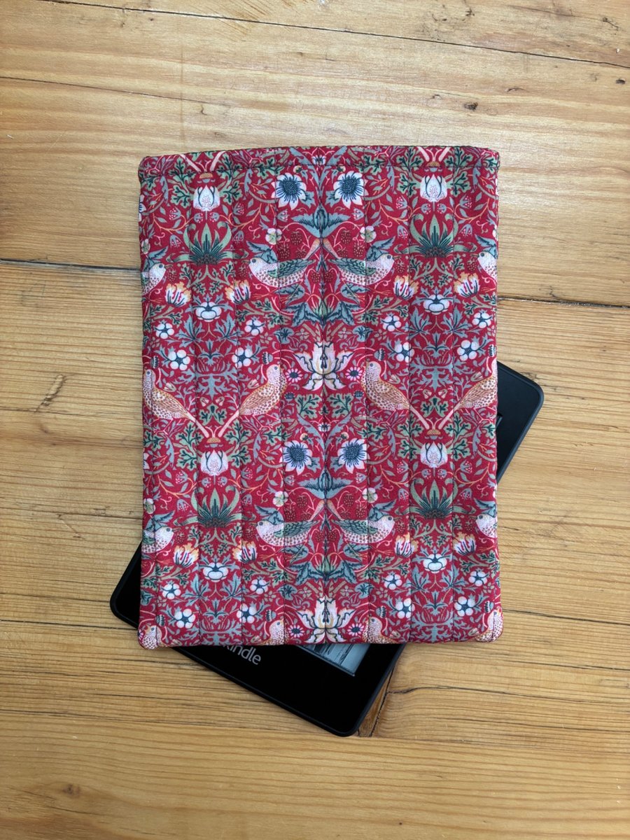William Morris Strawberry Thief Print Quilted Fabric Kindle Sleeve 