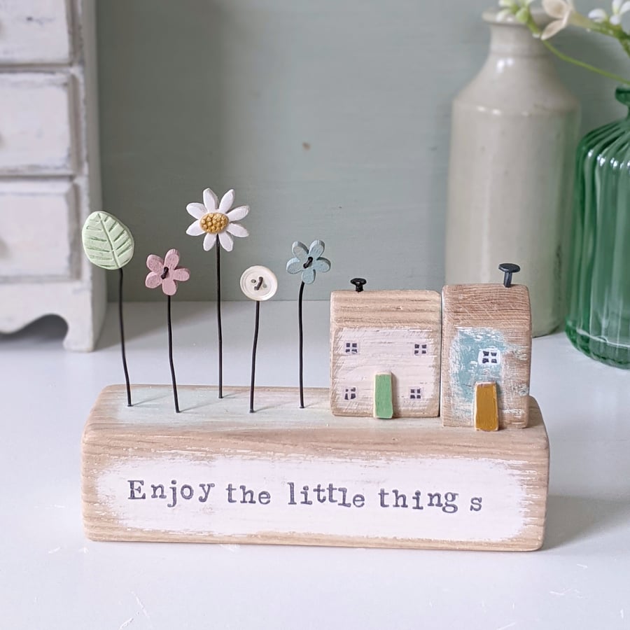 Little Wooden Houses with Clay & Button Garden 'Enjoy the little things'