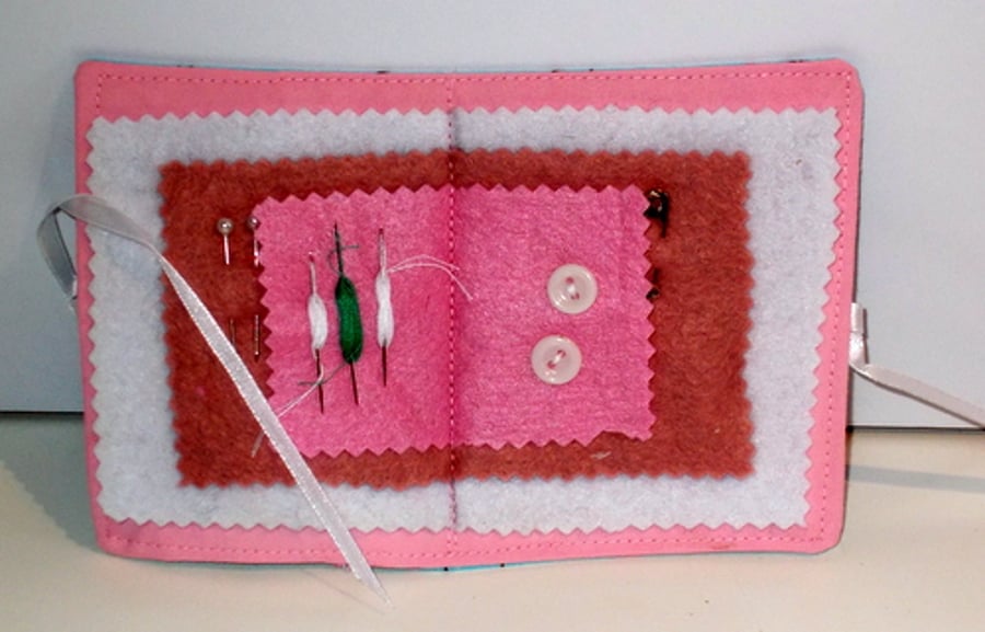 Sewing needle case with pink flamingos