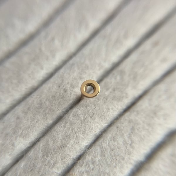 9ct gold delicate circle single ear stud in solid yellow gold earrings