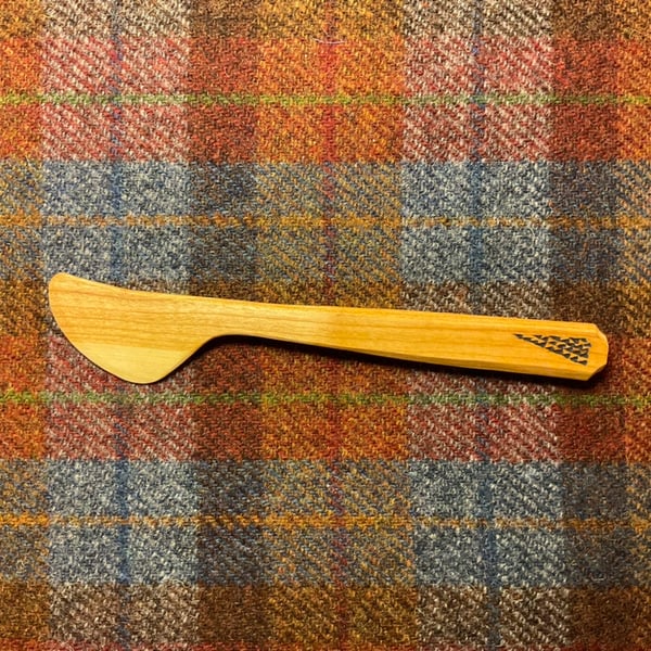 Cherry Wood Spreader with Chip Carved ‘Providence Blue’ Handle Detail