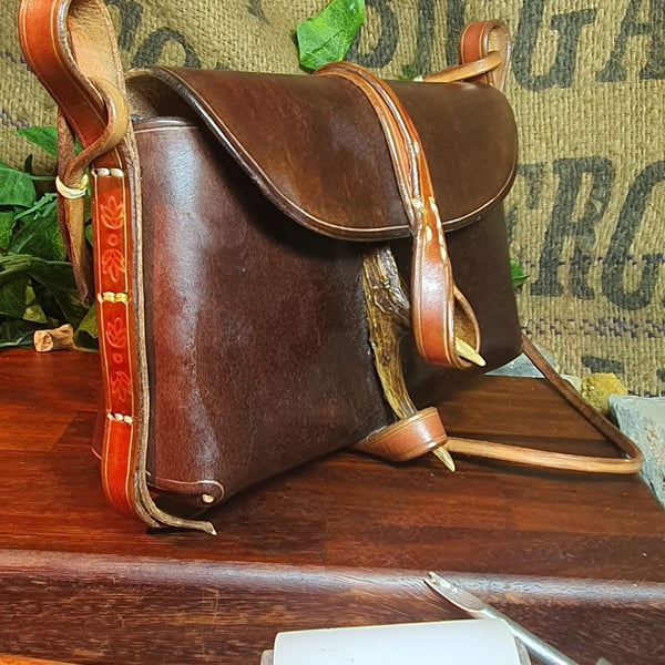 Ladies Leather Bag with deer antler.