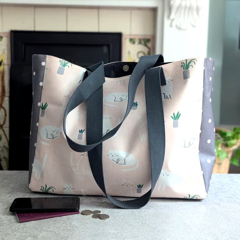 Large Oilcloth Tote Handbag Shoulder Bag or Beachbag  with Cats Design