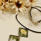 Daisy pendant