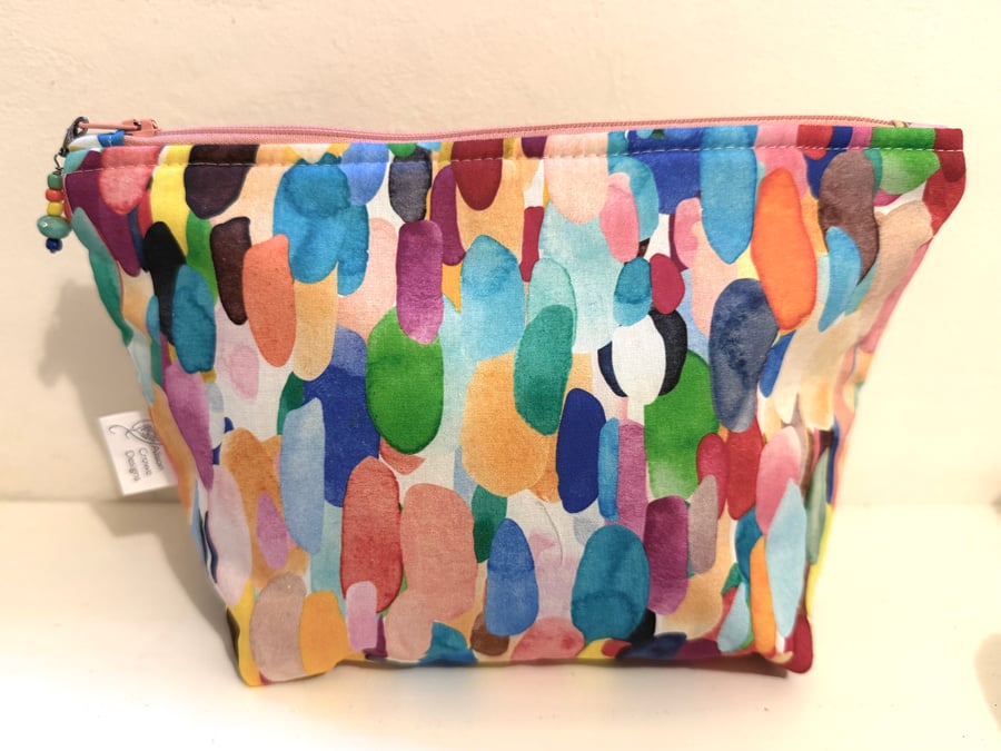 Multi-coloured zipped accessory bag