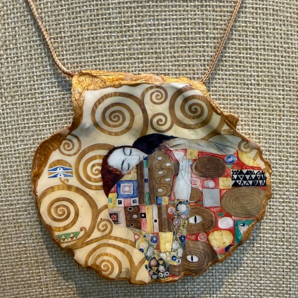 Klimt shell necklace