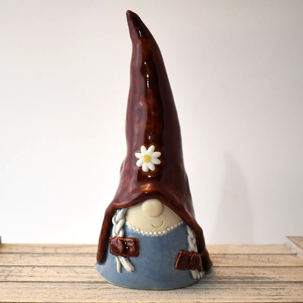 B012 Ceramic Stoneware Nisse Lady Gnome (UK postage included)