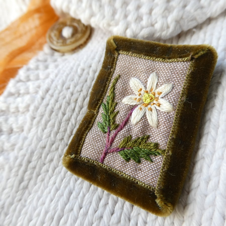 Wood anemone - hand stitched brooch
