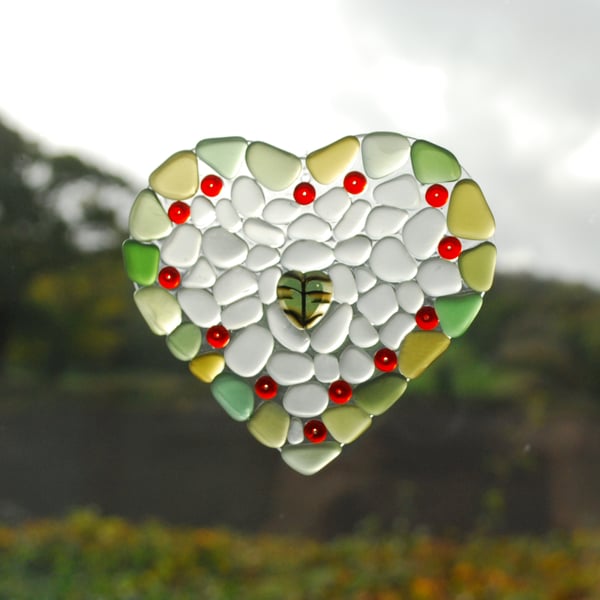 Glass sun catcher of olive heart 