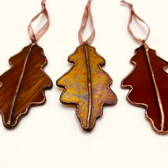 Stained glass oak leaf - woodland decoration 