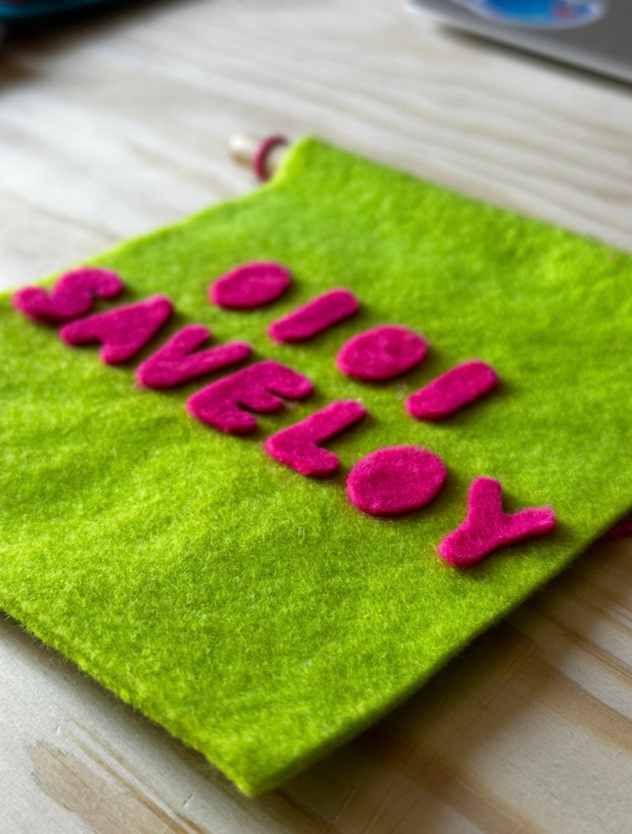 Geordie hanging-oioi saveloy 