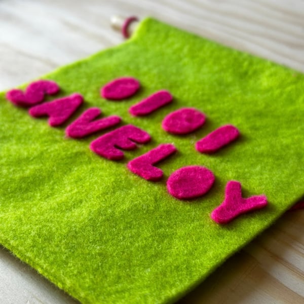 Geordie hanging-oioi saveloy 