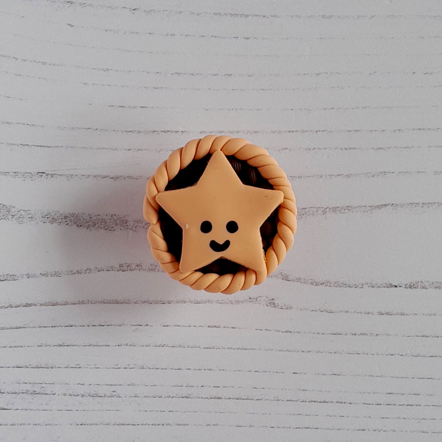 Christmas Mince Pie magnetic needle minder