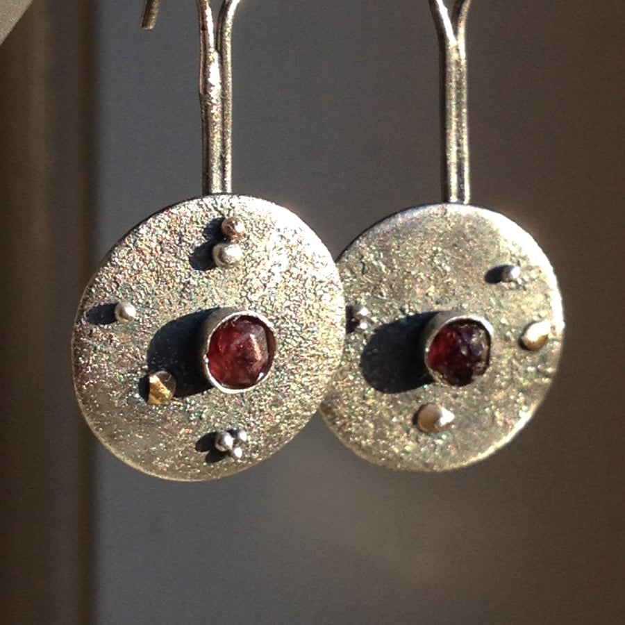 Thames garnet Foreshore earrings