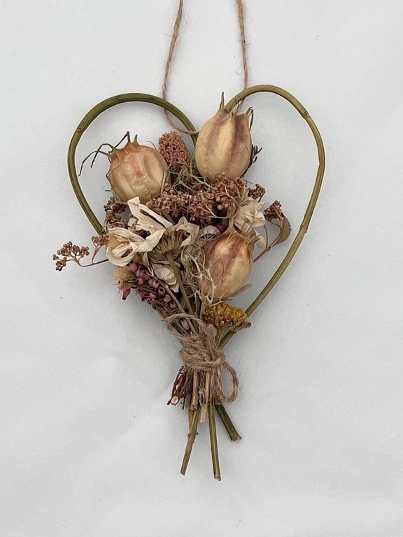 Dried Flower and Foliage Heart Shape Decoration. Handmade. 16x10cm.