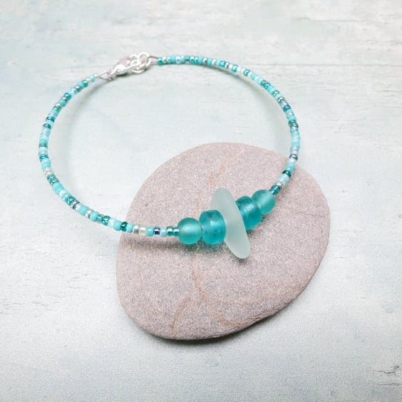 Sea Foam Coloured Cornish Sea Glass Bracelet with Turquoise Mix Seed Beads 