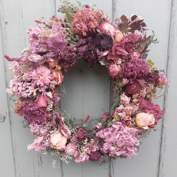 Dried Flower Wreath. 26cm Diameter. Handmade. Shades of Pink.