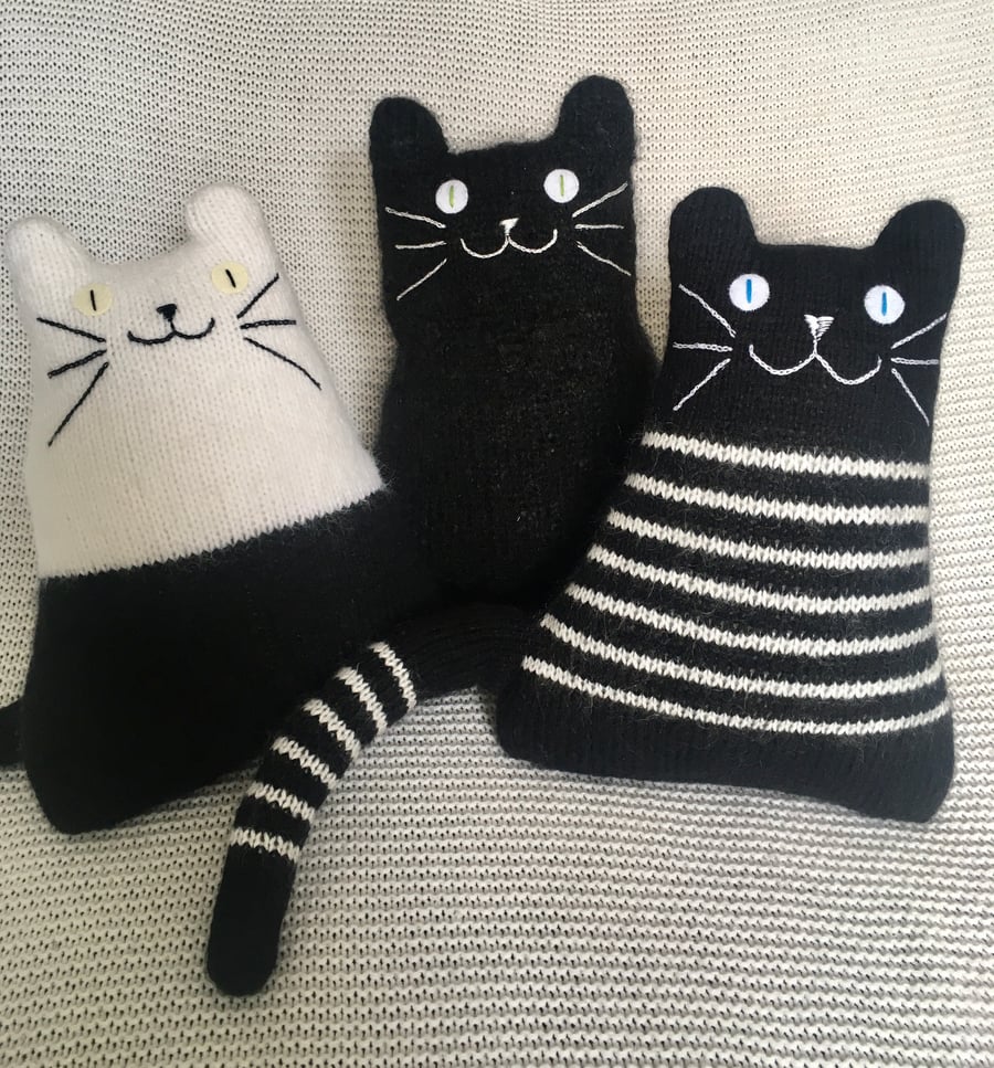 Black and White mohair knitted cat ornament folksy Christmas 2026