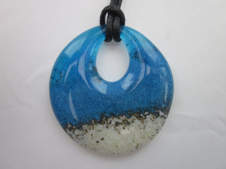 Handmade cast glass round pendant - Wave 