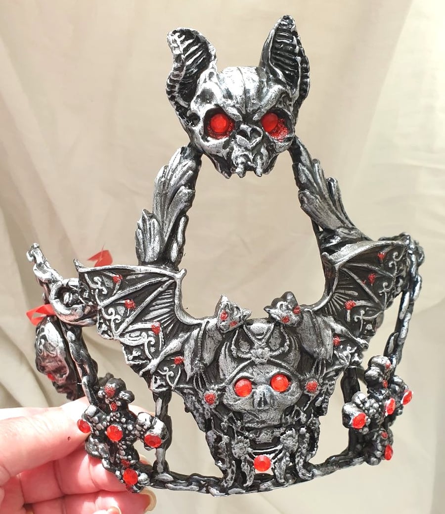 Gothic Wedding  Tiara Crown  Halloween  skull Headpiece black Tiara Halloween