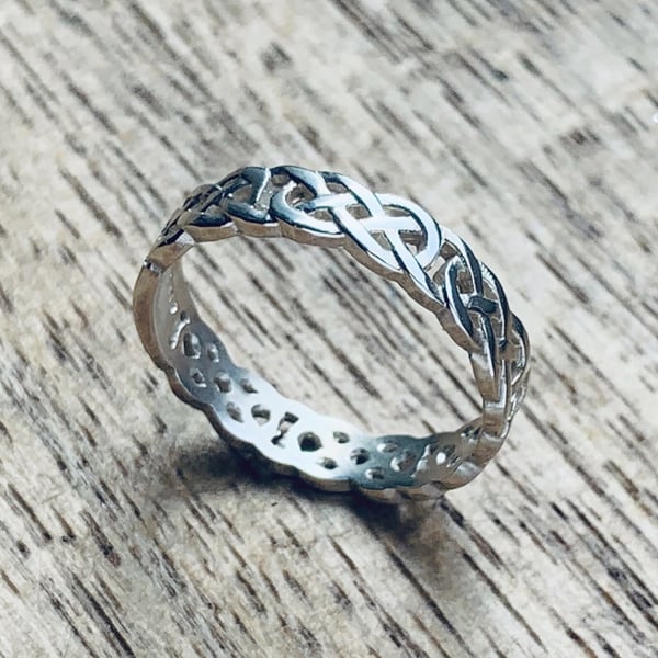 Recycled Sterling Silver Celtic Knot Ring: Wedding