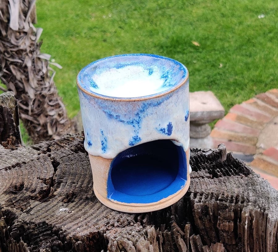 Blue and white oil burner, wax melt, handmade, oil burner