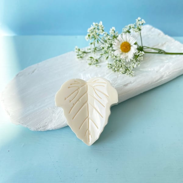 Ivy Leaf Shaped Resin Brooch