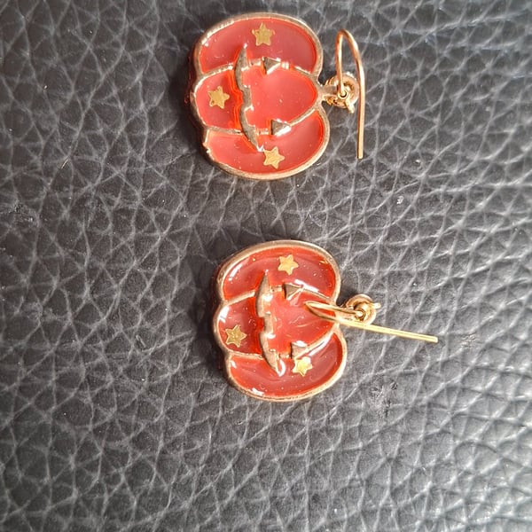 Halloween themed earrings -coral pumkind