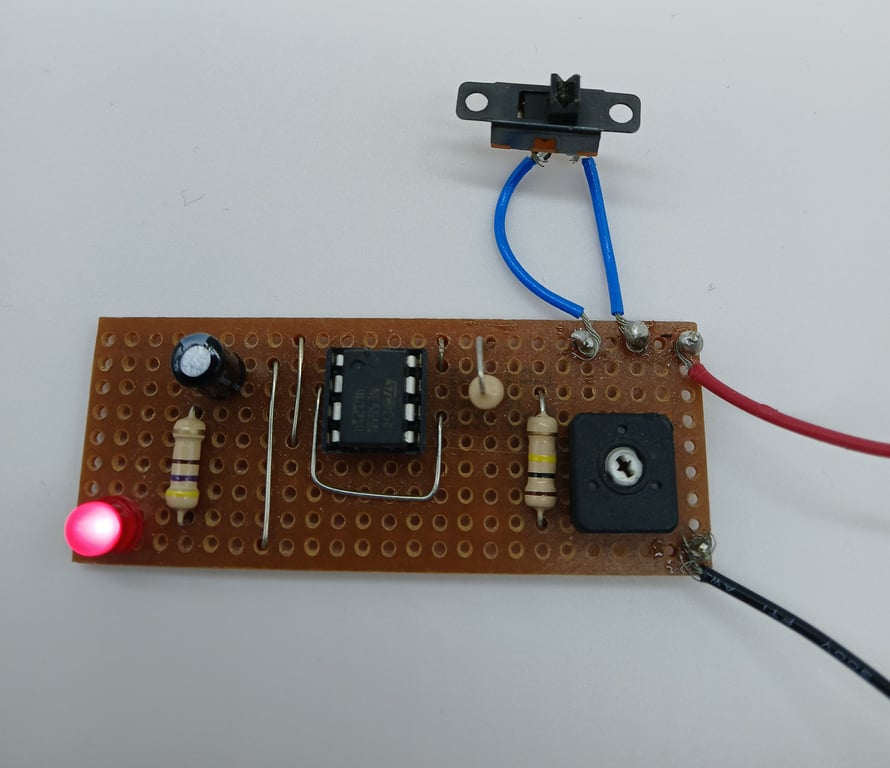 Kit 11: Adjustable Flashing L.E.D. Using An Integrated Circuit
