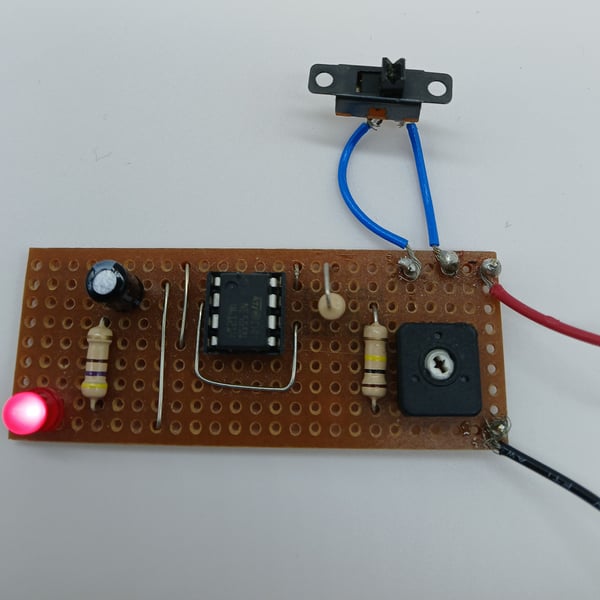 Kit 11: Adjustable Flashing L.E.D. Using An Integrated Circuit